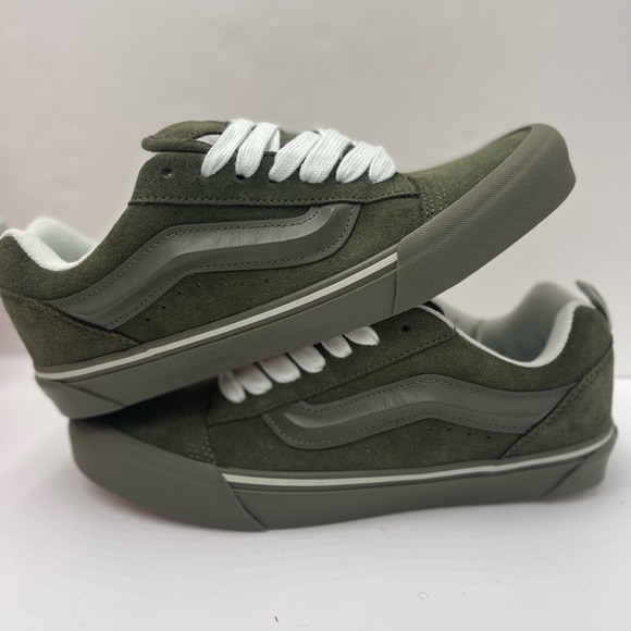 Vans Men's Knu SkoolUtility Mono Olive SneakersVN000CRPOLV